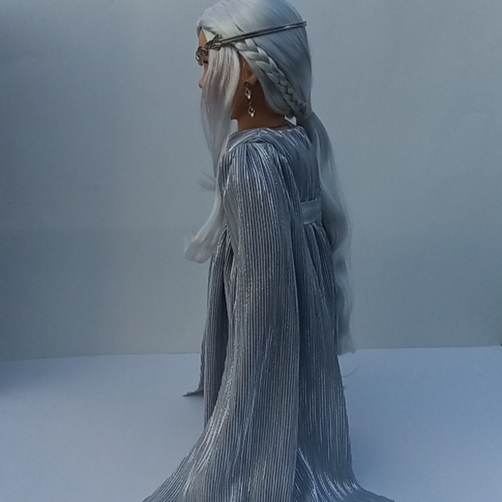 American Girl 2023 Shimmering Silver Holiday Collector Series Doll - Picture 13 of 16